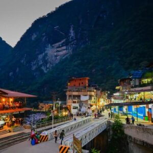 paseo por aguas calientes